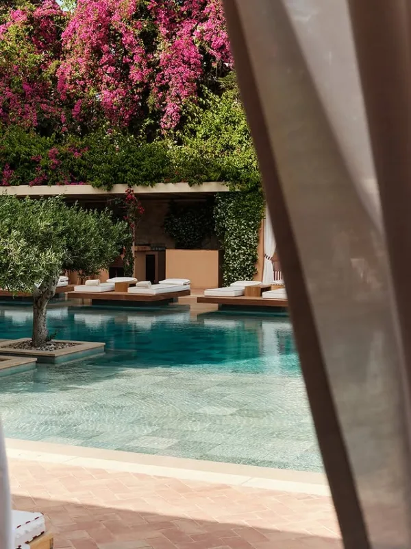 https://www.instagram.com/themargihotel/