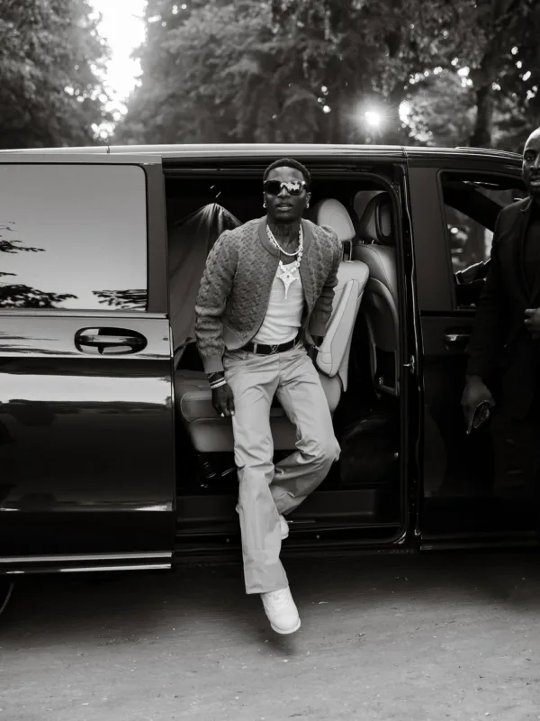 https://www.instagram.com/wizkidayo/
