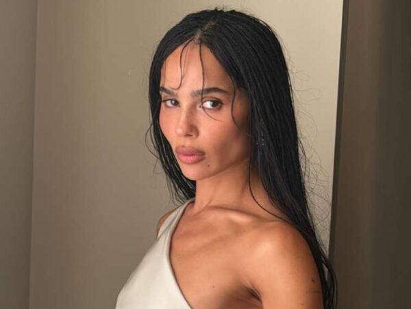 Arm cuff: Η τάση που έφερε η Zoë Kravitz και θα φορέσεις όλο το καλοκαίρι