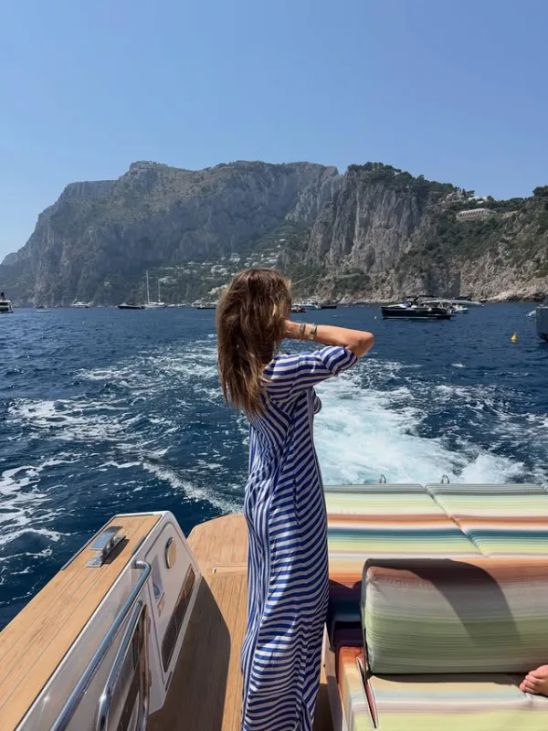 https://www.instagram.com/amalia/