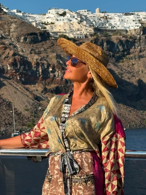 https://www.instagram.com/annavissiofficial/