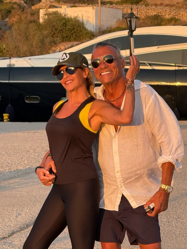 https://www.instagram.com/annavissiofficial/