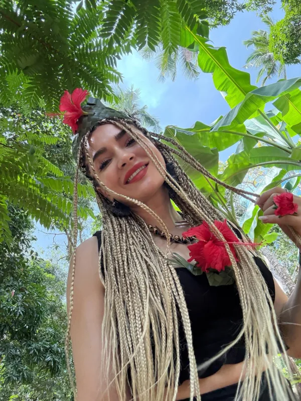 https://www.instagram.com/apostoliazoi/