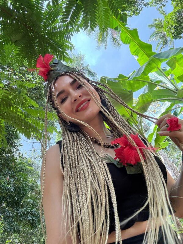 https://www.instagram.com/apostoliazoi/