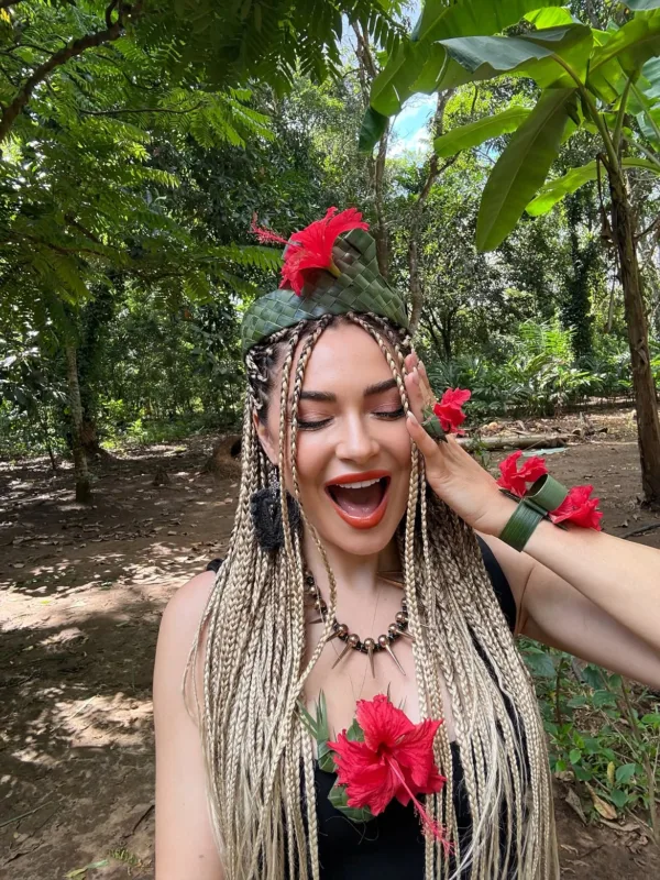 https://www.instagram.com/apostoliazoi/