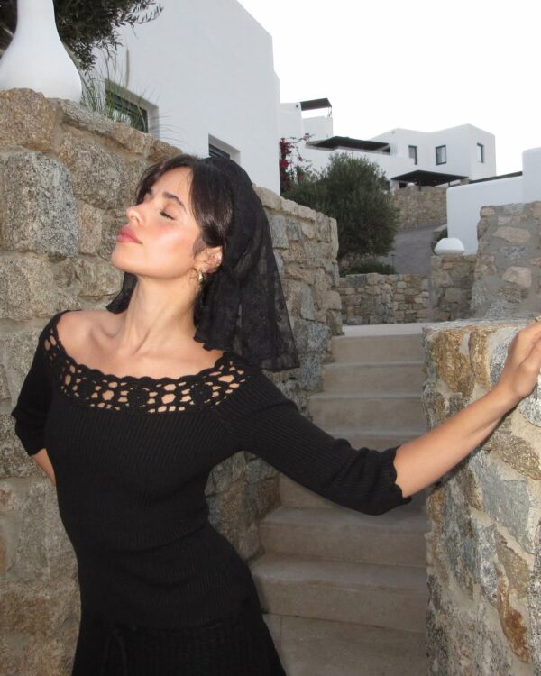 https://www.instagram.com/camila_cabello/