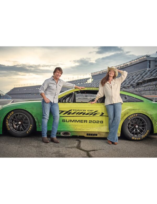 Η Anne Hathaway και ο Tom Cruise πρωταγωνιστούν στο sequel του «Days of Thunder»