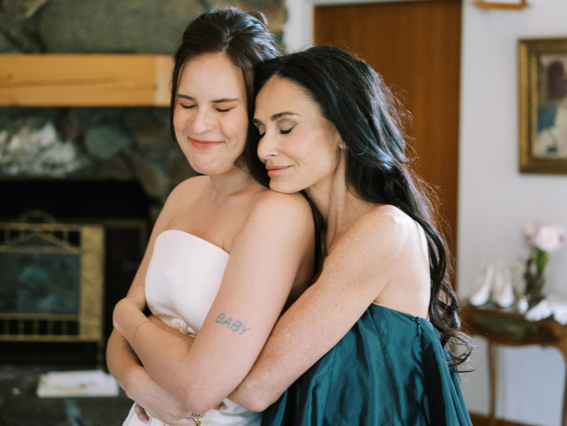 Η συγκινητική ανάρτηση της Demi Moore για τον γάμο της κόρης της
