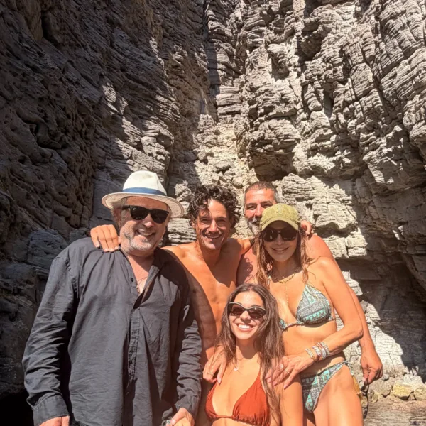 https://www.instagram.com/desp1navandi/