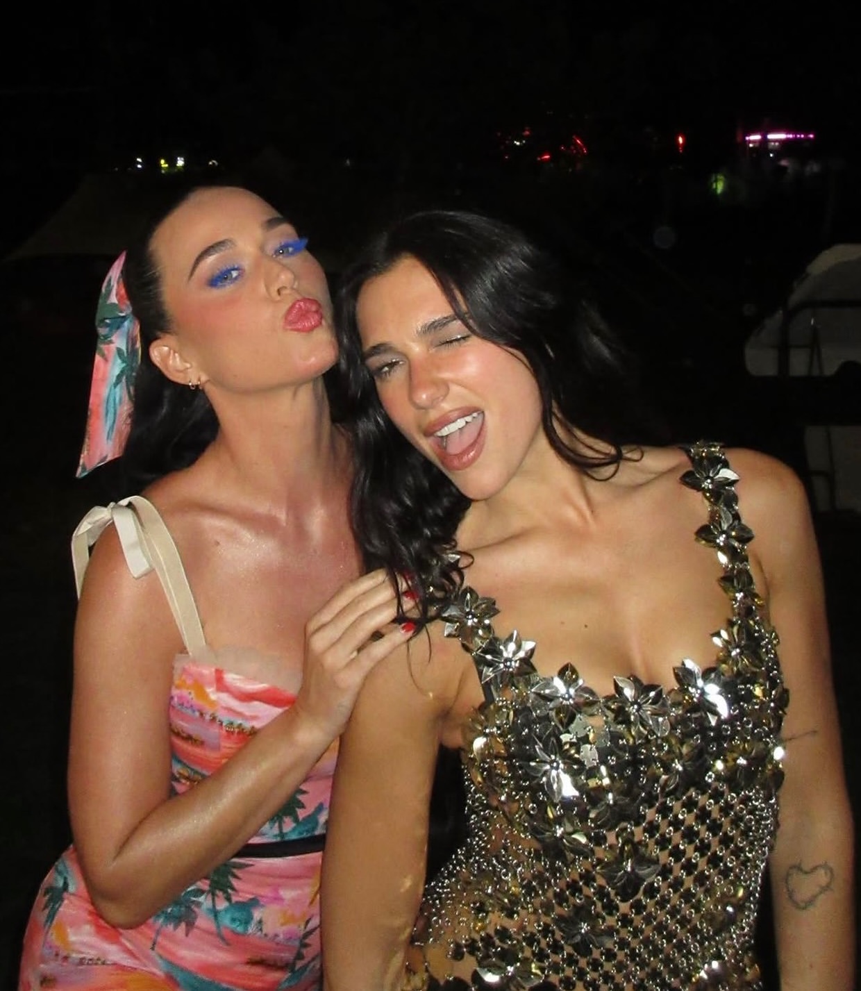 Το pop reunion της χρονιάς είναι γεγονός: Dua Lipa και Katy Perry μαζί στο stage
