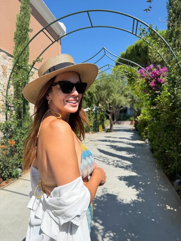 https://www.instagram.com/eleni.hatzidou/