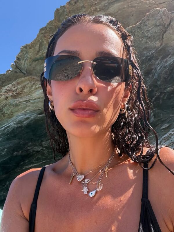 https://www.instagram.com/foureira/