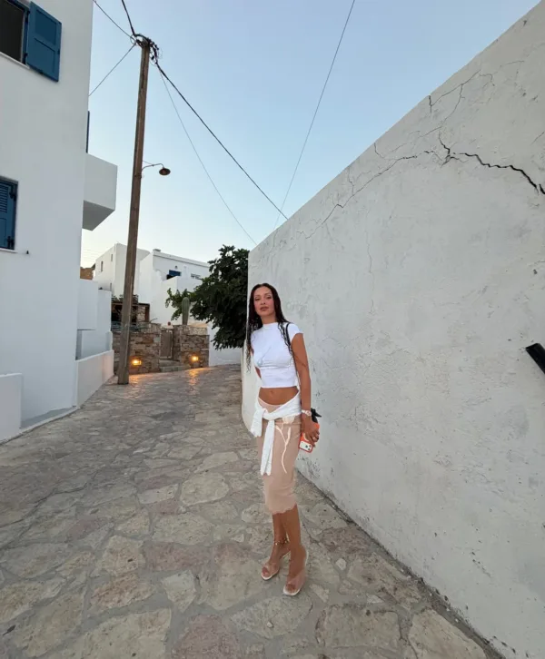 https://www.instagram.com/foureira/