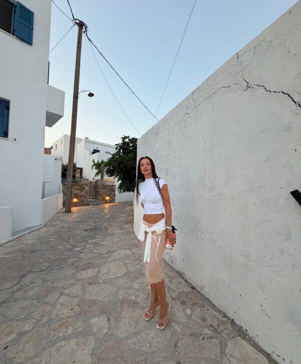 https://www.instagram.com/foureira/