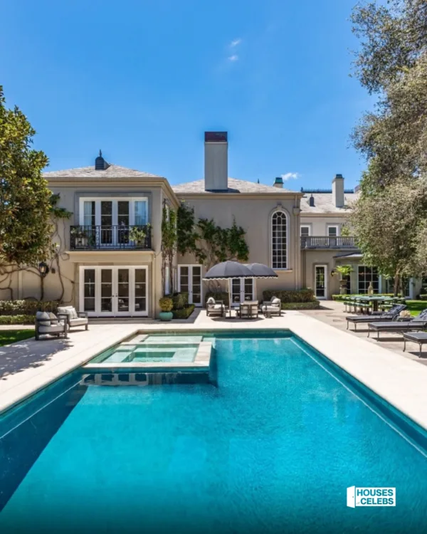 https://www.instagram.com/housesofcelebs/
