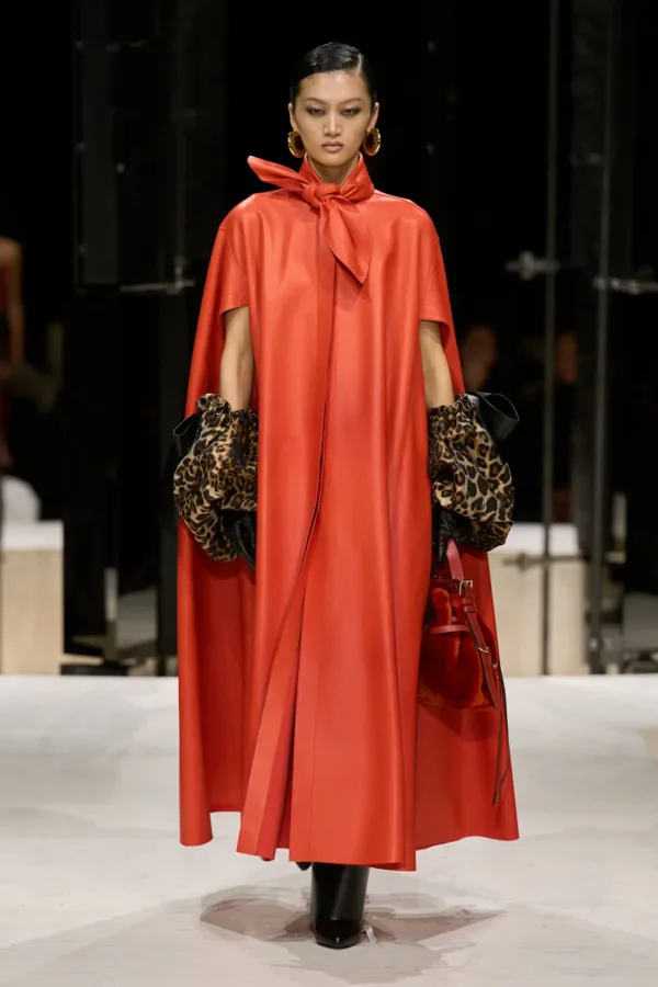 Givenchy-F26-021