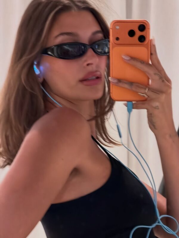 https://www.instagram.com/haileybieber/