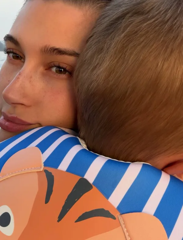 https://www.instagram.com/haileybieber/