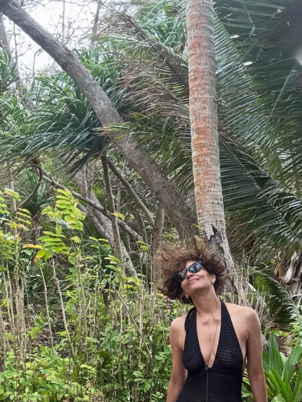 https://www.instagram.com/halleberry/