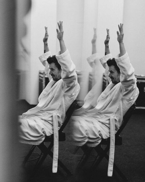 https://www.instagram.com/harrystyles/