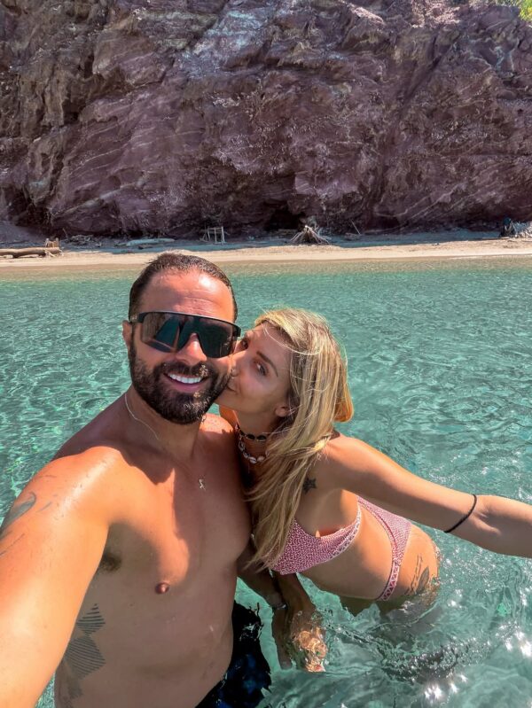 «Ο παράδεισος βρέθηκε»: Δες το υπέροχο summer getaway του Ηλία Βρεττού στη Σκύρο