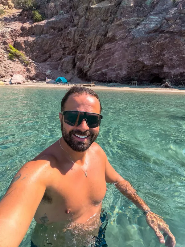 https://www.instagram.com/vrettos_ilias/