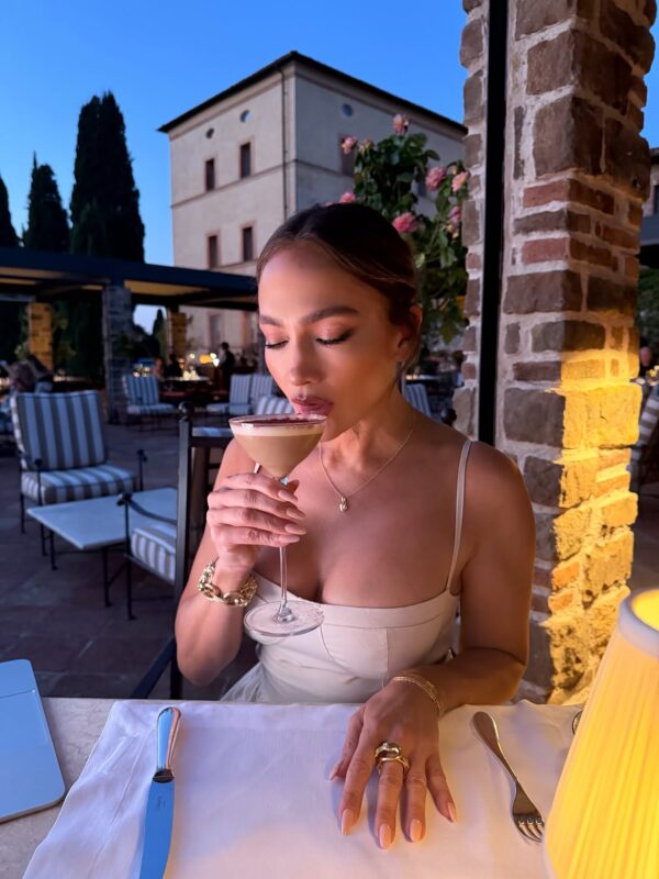 https://www.instagram.com/jlo/