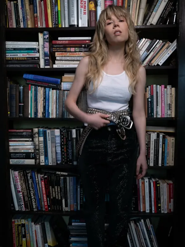https://www.instagram.com/jennettemccurdy/
