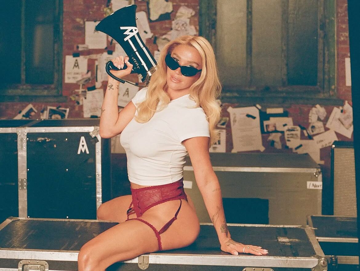 Η νέα συνεργασία της Kesha που σηματοδοτεί την πιο αυθεντική εποχή της