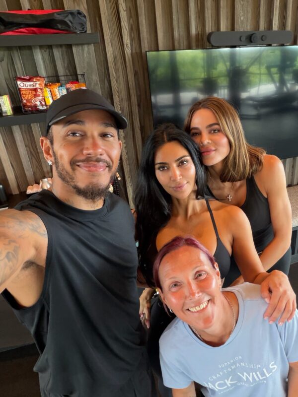 https://www.instagram.com/kimkardashian/