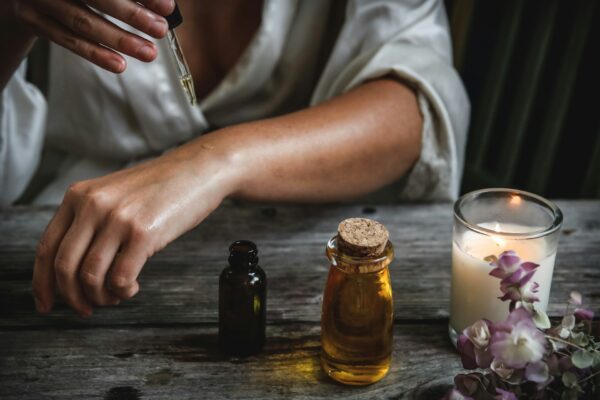 7 τρόποι να χρησιμοποιήσεις το ελαιόλαδο πέρα από την κουζίνα