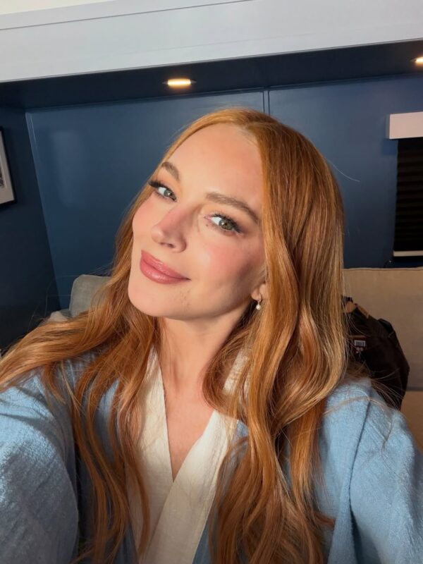 https://www.instagram.com/lindsaylohan/