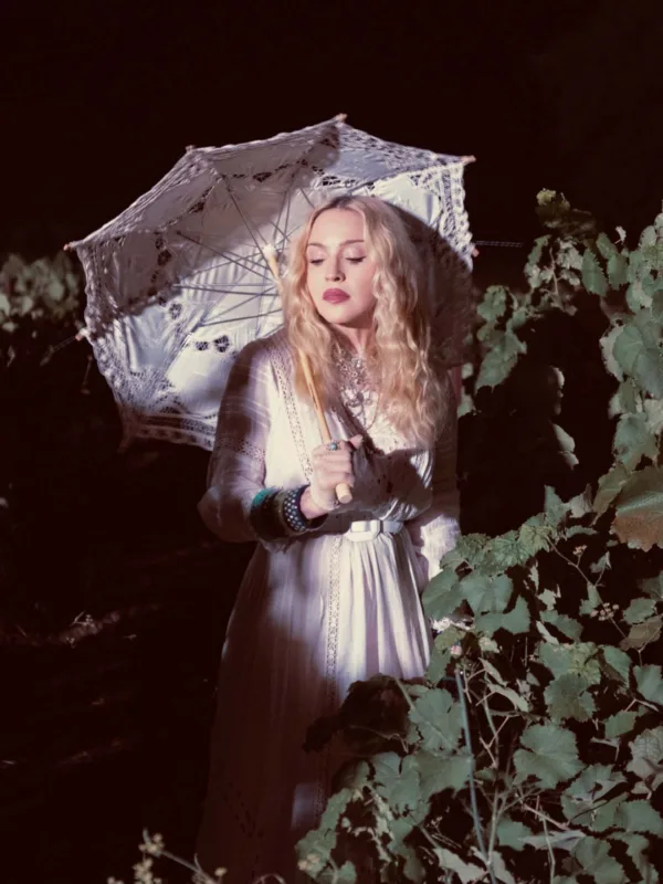 https://www.instagram.com/madonna/
