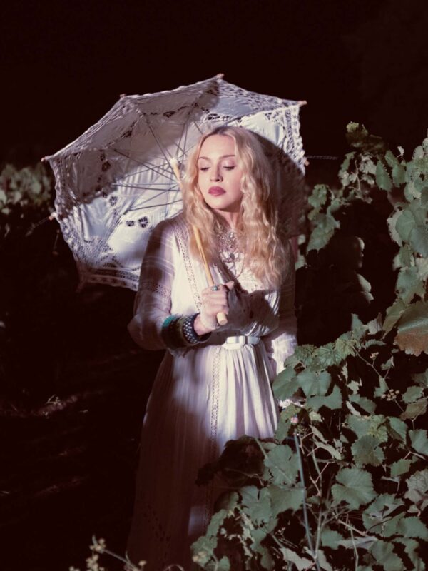 https://www.instagram.com/madonna/