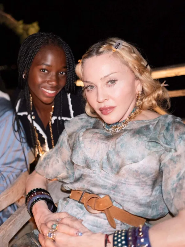 https://www.instagram.com/madonna/