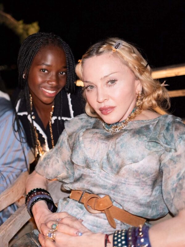 https://www.instagram.com/madonna/