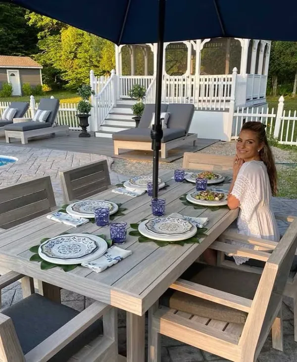 https://www.instagram.com/mariamenounos/