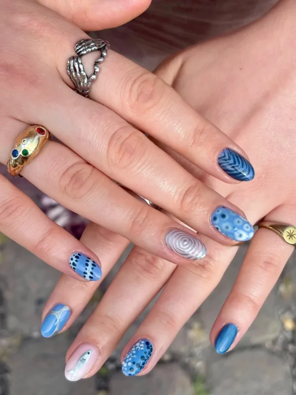 mismatched_nails