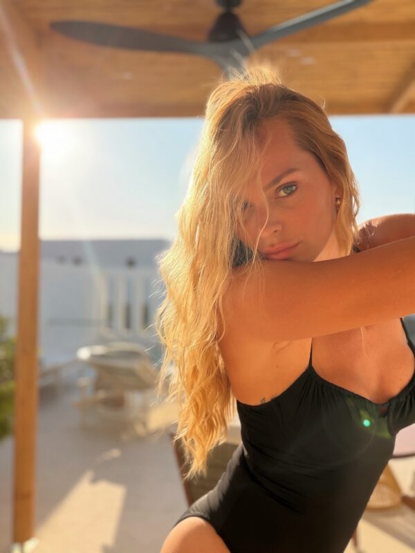 https://www.instagram.com/yvonini/