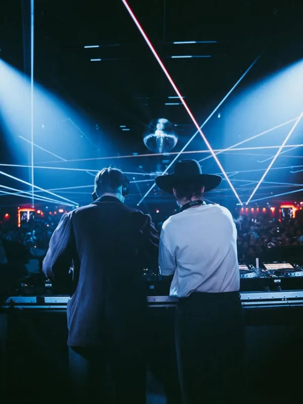 https://www.instagram.com/royksopp/