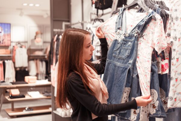 Zara: Άνοιξε το πρώτο νέο low-cost κατάστημα στη Βρετανία