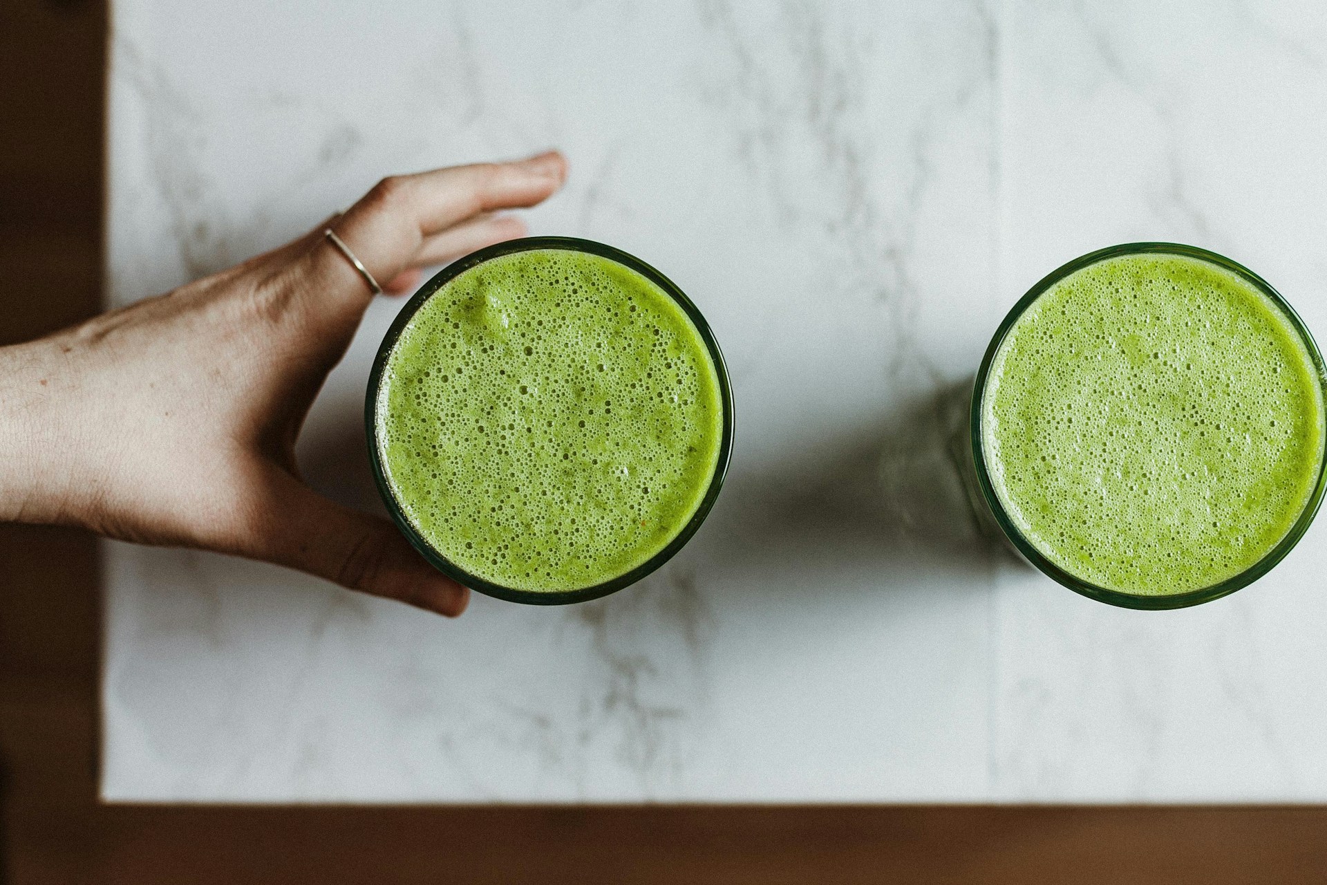 Το detox smoothie που θα γίνει η νέα σου πρωινή συνήθεια μετά τις διακοπές