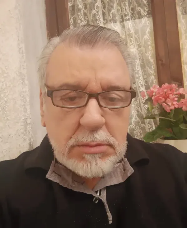 https://www.instagram.com/tasos_chalkias_official/