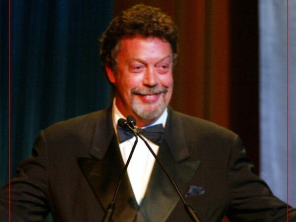 Πέθανε στα 80 του ο Tim Curry – Ο ηθοποιός που αγαπήσαμε ως «Mr. Hector» στο «Μόνος στο σπίτι 2»