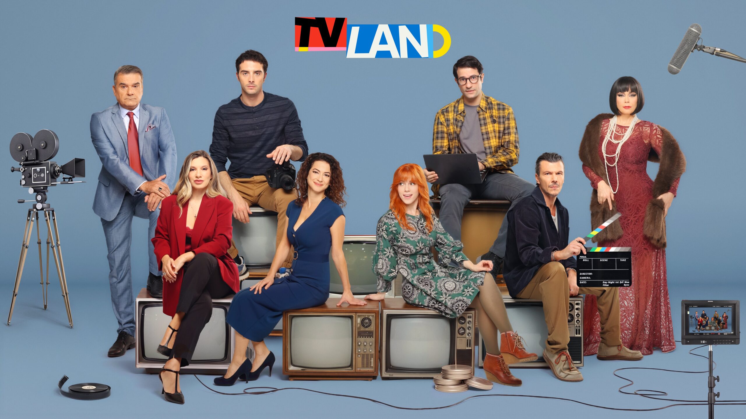 «TV Land»: Όταν τα παρασκήνια γίνονται πιο επεισοδιακά από τη σειρά – Η νέα κωμωδία της ΕΡΤ