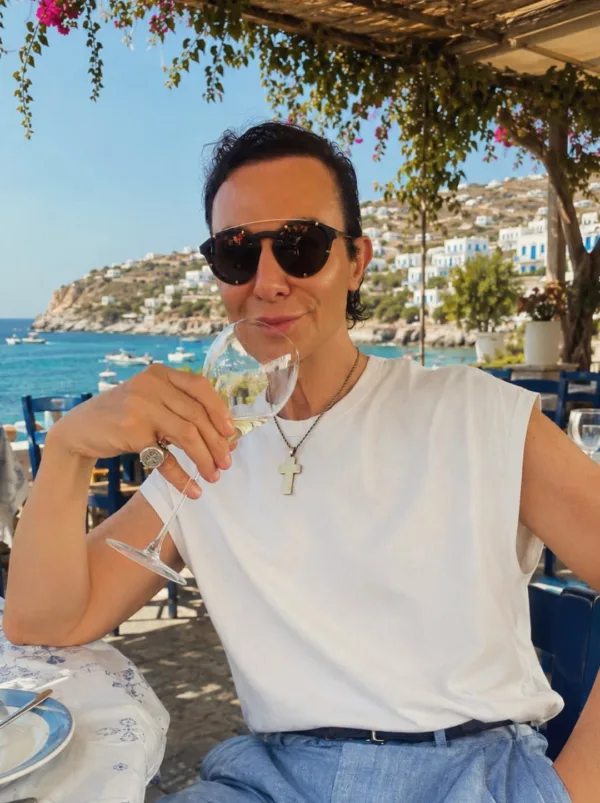 https://www.instagram.com/vassilioskostetsos/