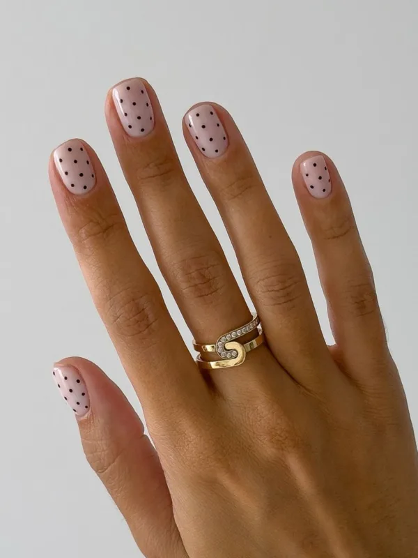 vintage_polka_dots_nixia
