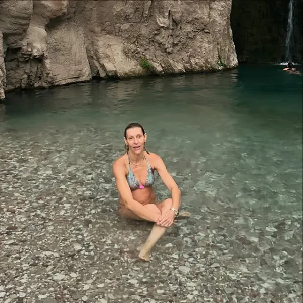 https://www.instagram.com/zetadouka/