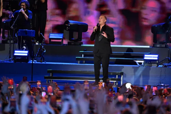 30_xronia_sinaylia_antonis_remos