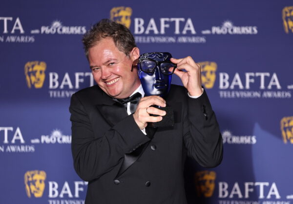 Ο Alan Carr έγινε… γκράφιτι στο Νορθάμπτον και το αποτέλεσμα είναι iconic